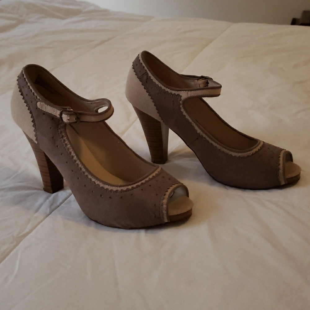 Mossimo Mary Jane peeptoe heels